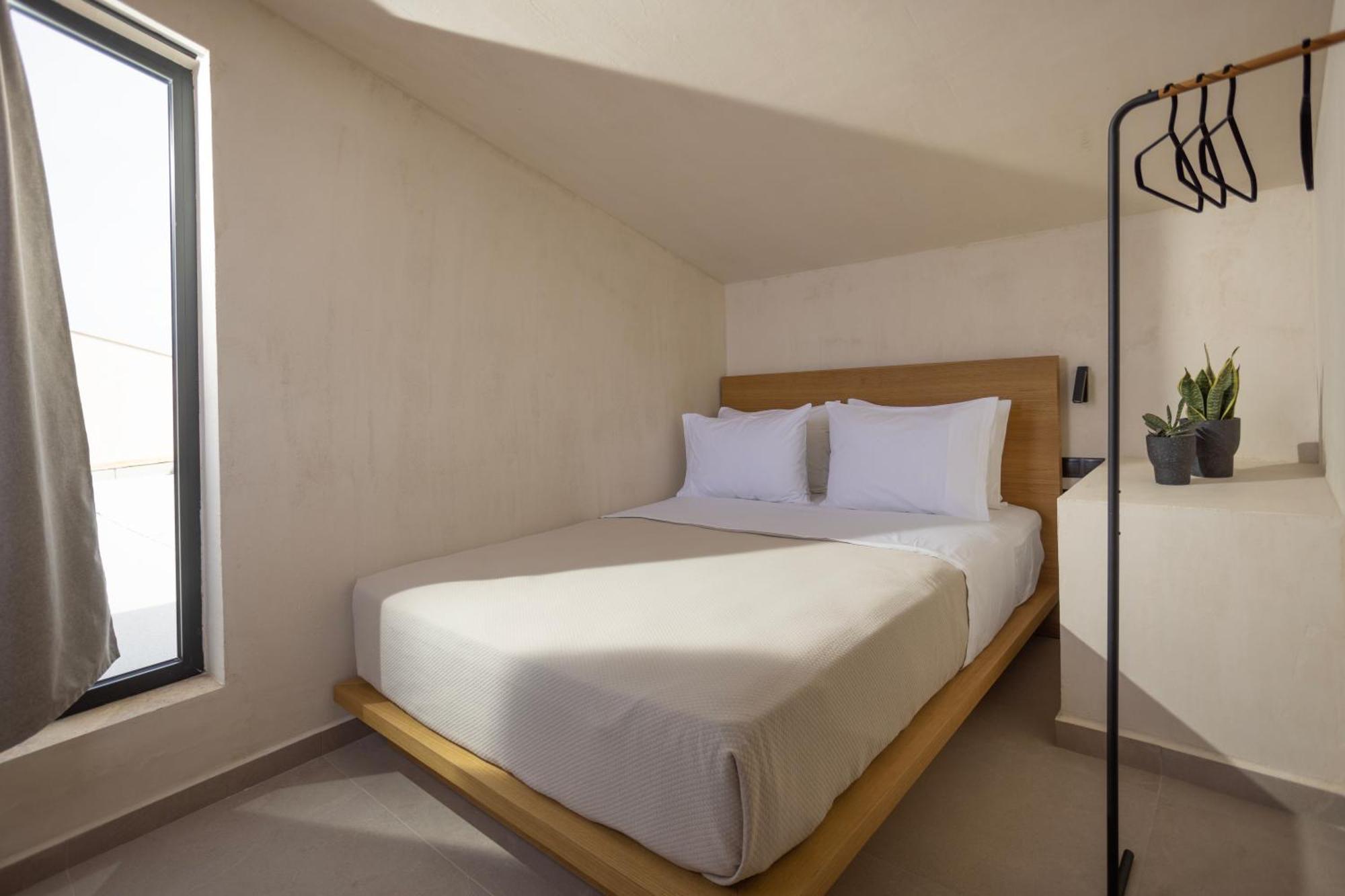 Pnoes Luxury Suites Paliouri Ngoại thất bức ảnh