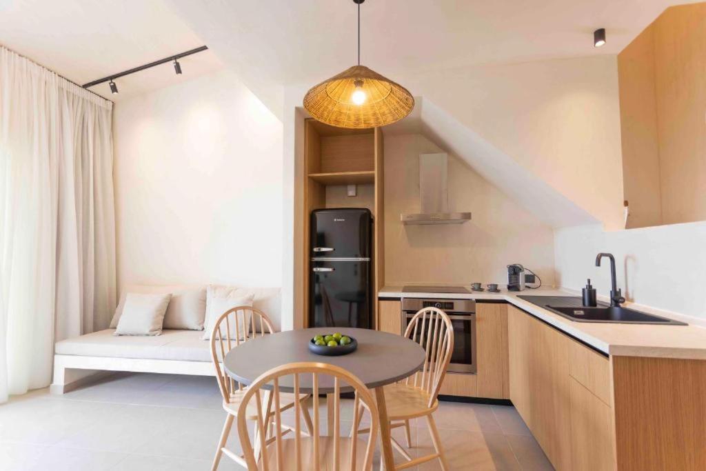 Pnoes Luxury Suites Paliouri Ngoại thất bức ảnh