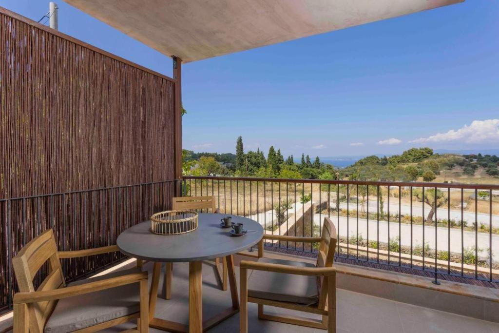 Pnoes Luxury Suites Paliouri Ngoại thất bức ảnh